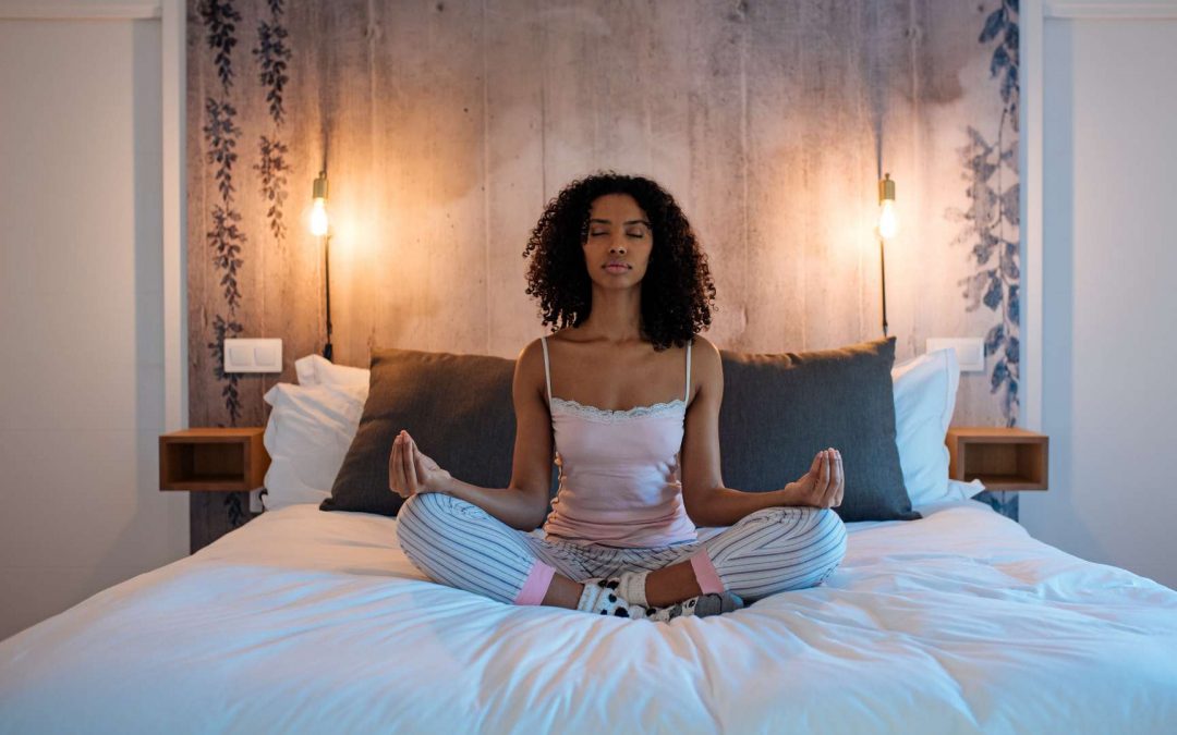 Meditar por la mañana: Tres meditaciones para iniciar tu día con el pie derecho